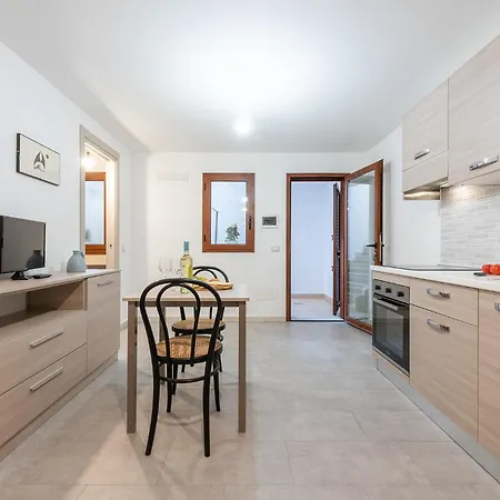 Casa Marco Sardinia Domus 펜션 칼라고노네